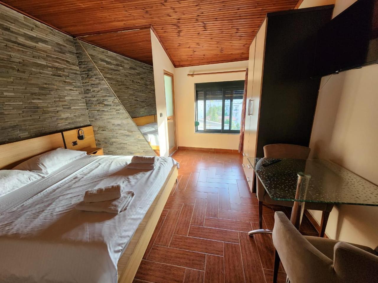 טיראנה Hotel La Villa מראה חיצוני תמונה