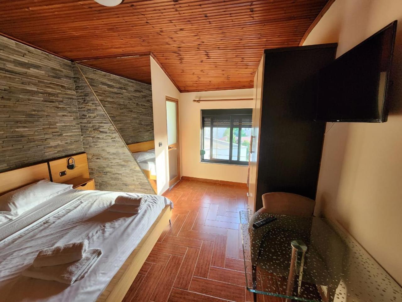 טיראנה Hotel La Villa מראה חיצוני תמונה