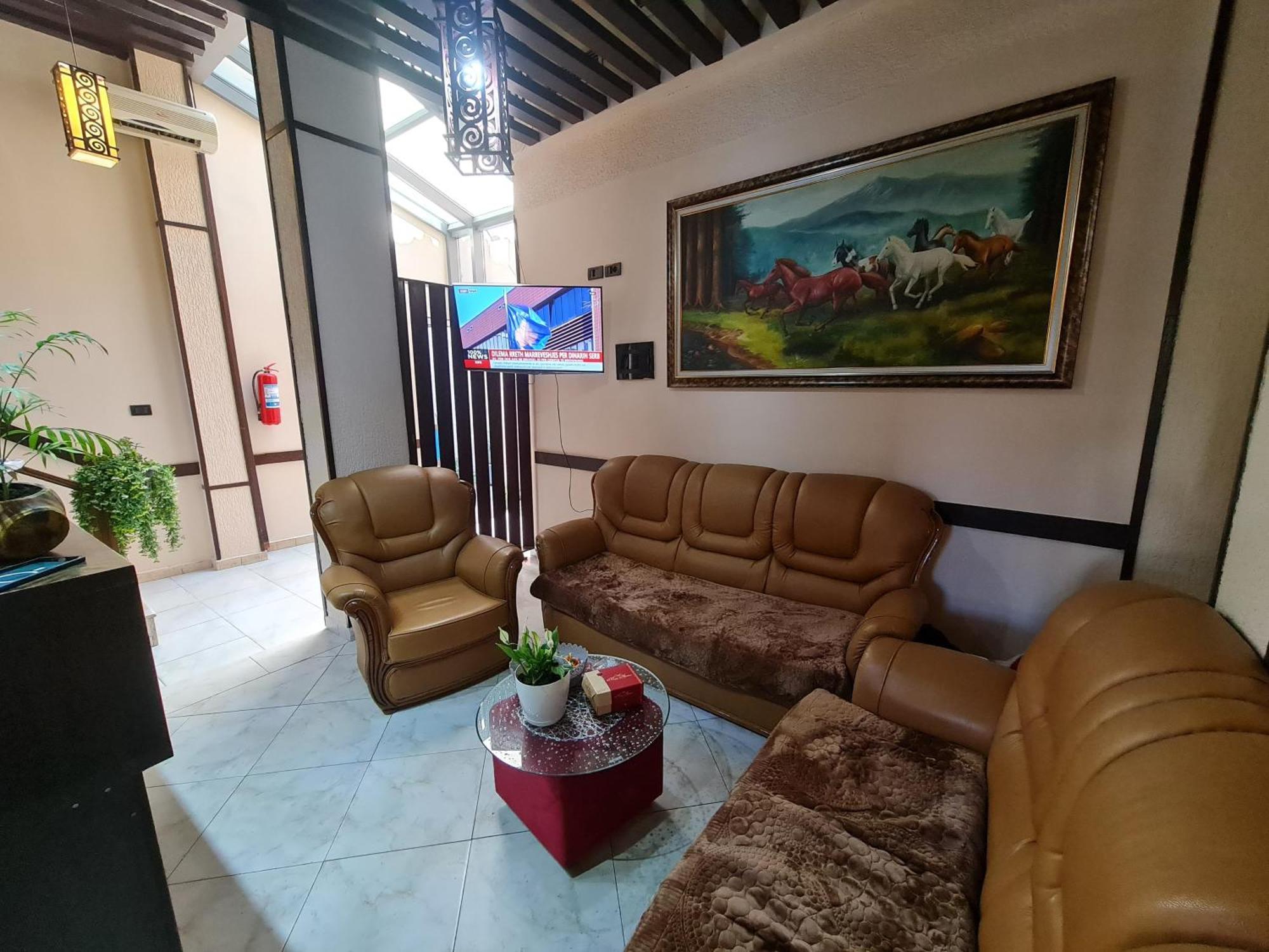 טיראנה Hotel La Villa מראה חיצוני תמונה