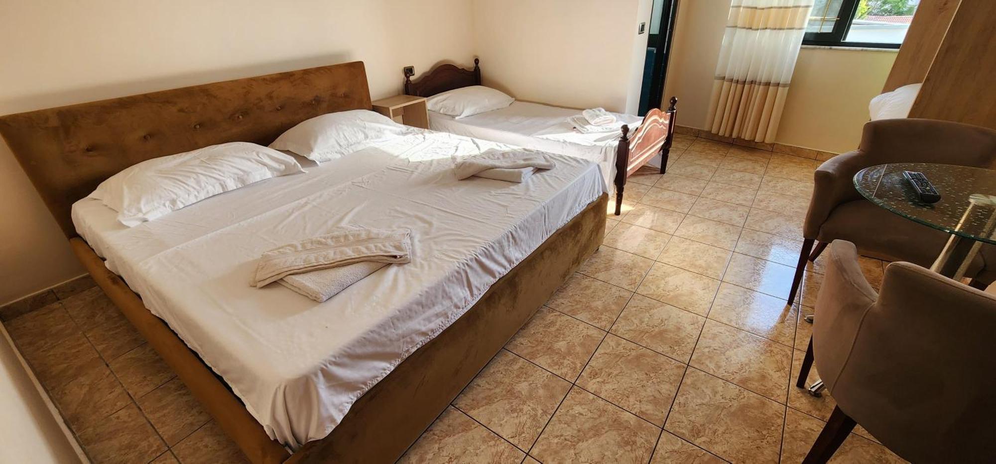 טיראנה Hotel La Villa מראה חיצוני תמונה