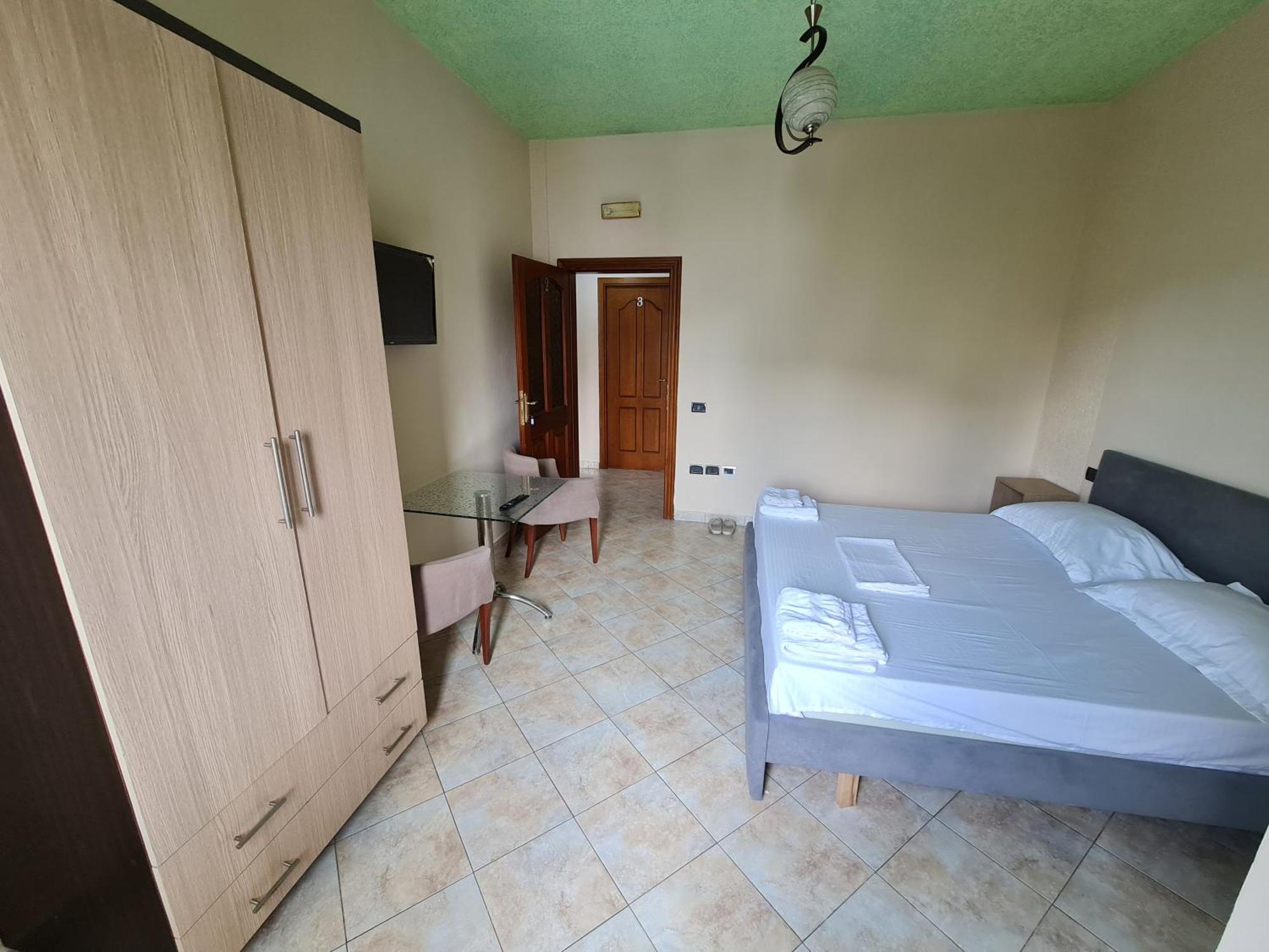 טיראנה Hotel La Villa מראה חיצוני תמונה