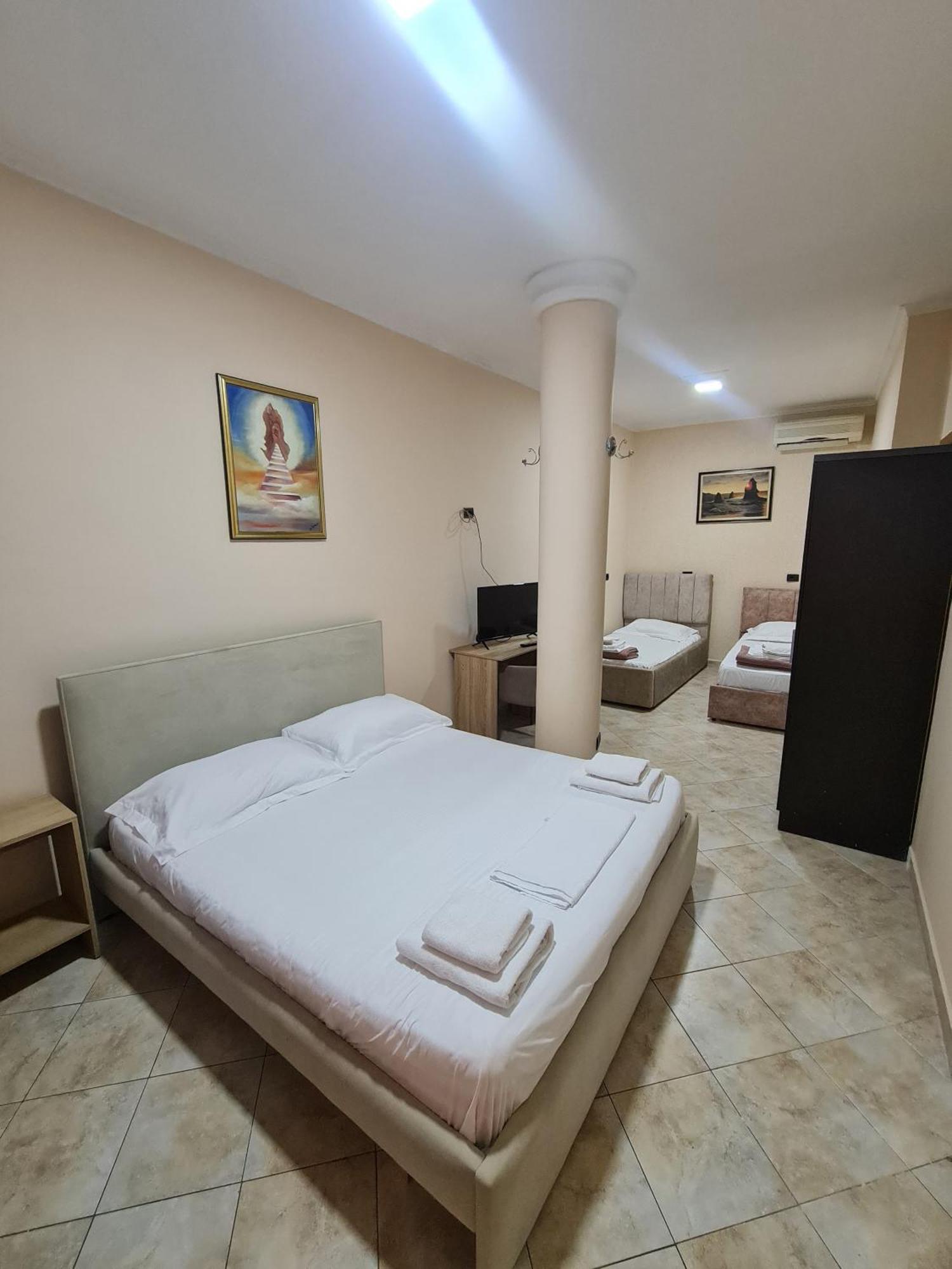 טיראנה Hotel La Villa מראה חיצוני תמונה
