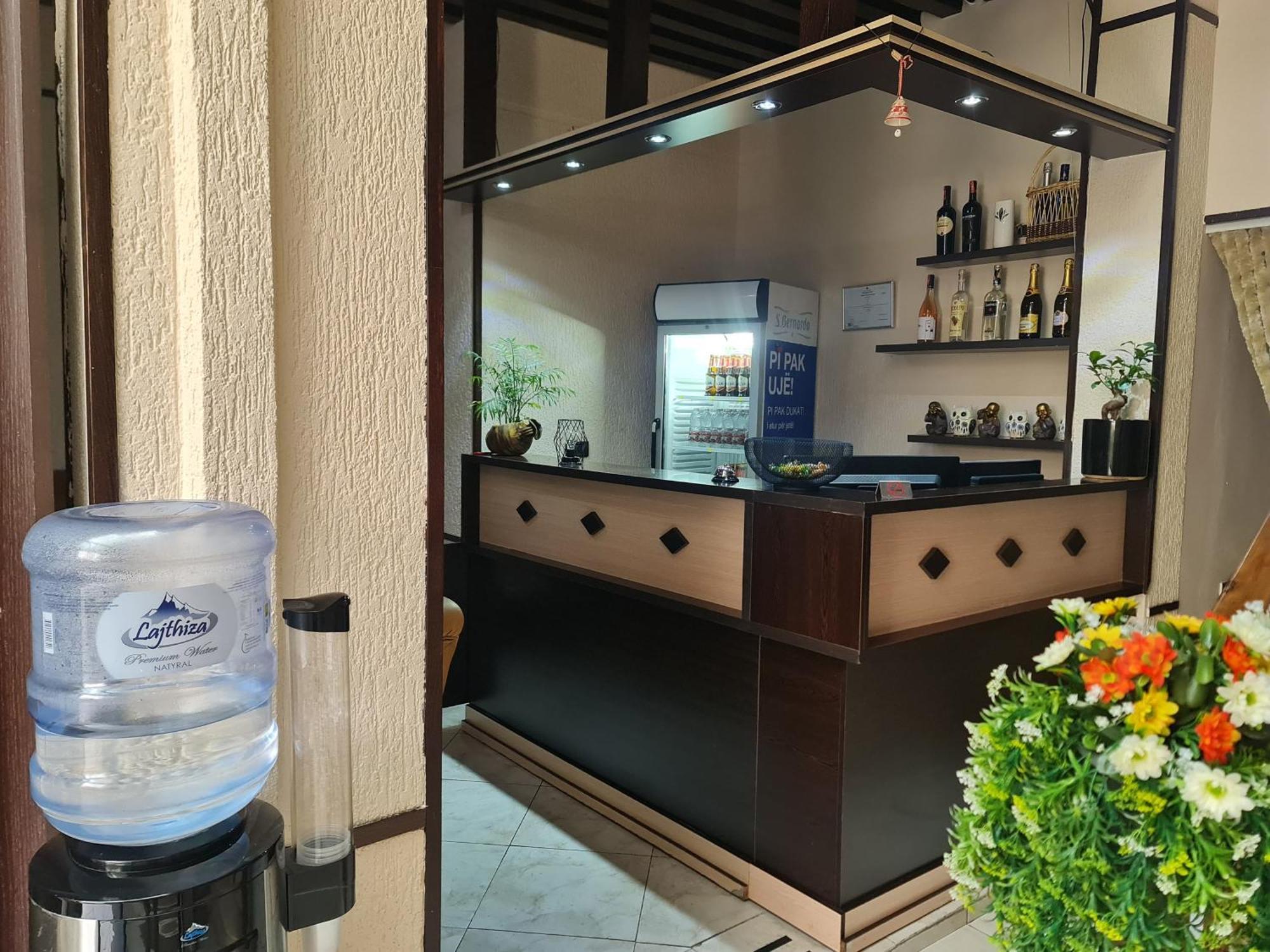 טיראנה Hotel La Villa מראה חיצוני תמונה