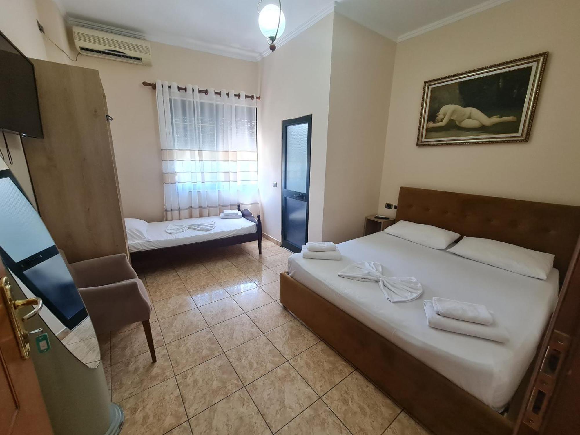 טיראנה Hotel La Villa מראה חיצוני תמונה