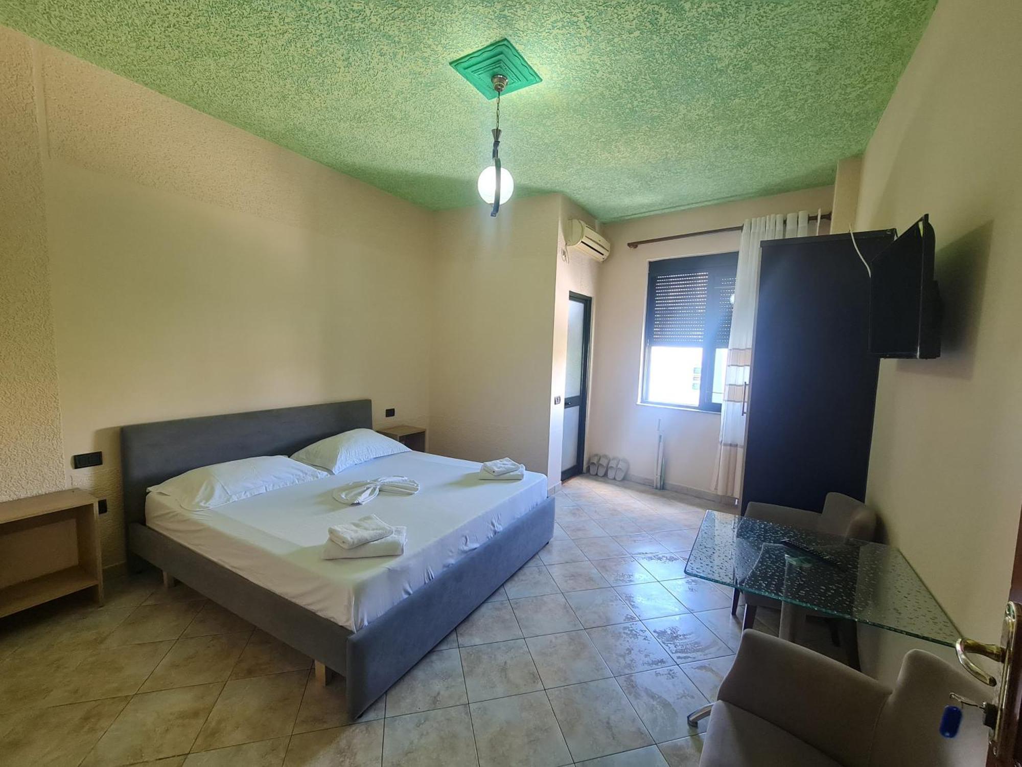 טיראנה Hotel La Villa מראה חיצוני תמונה