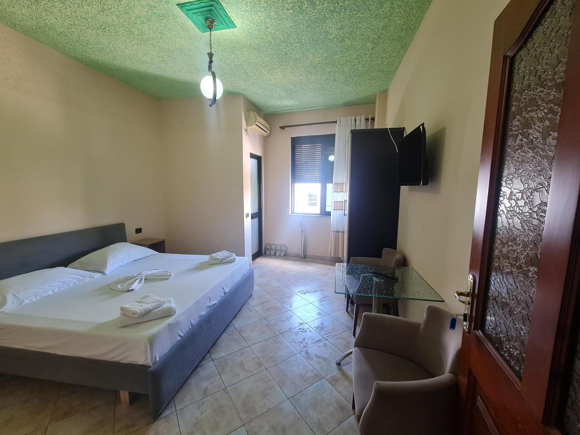טיראנה Hotel La Villa מראה חיצוני תמונה