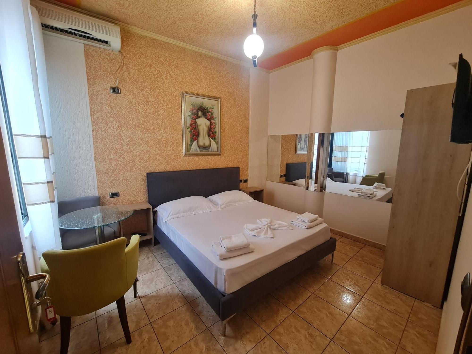 טיראנה Hotel La Villa מראה חיצוני תמונה