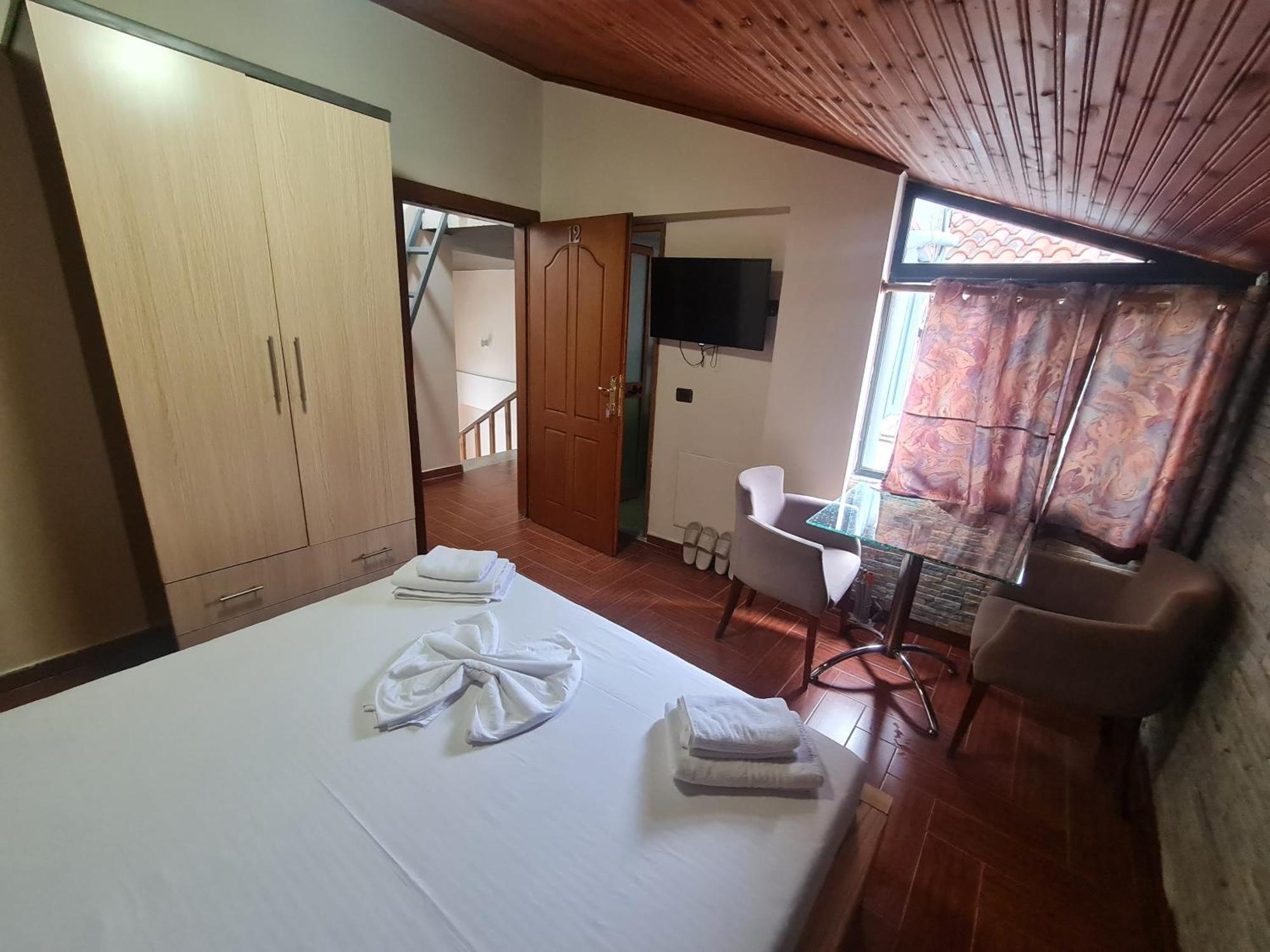 טיראנה Hotel La Villa מראה חיצוני תמונה